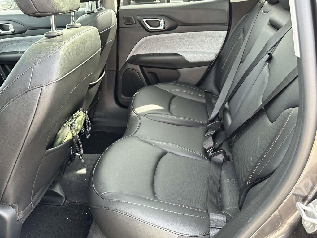 Used 2022 Jeep Compass Latitude w/ Sun and Sound Group image 12