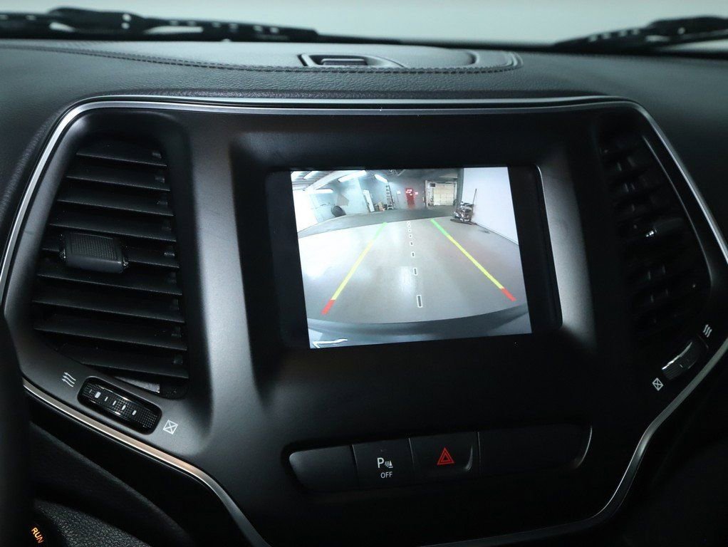 Used 2019 Jeep Cherokee Latitude Plus image 30