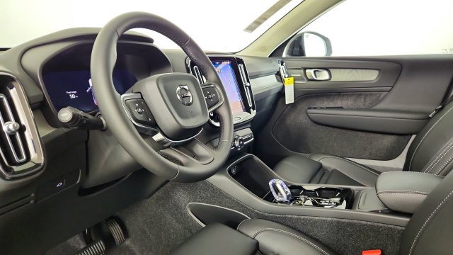 New 2026 Volvo XC40 B5 Plus w/ Climate Package AWD/4WD image 12