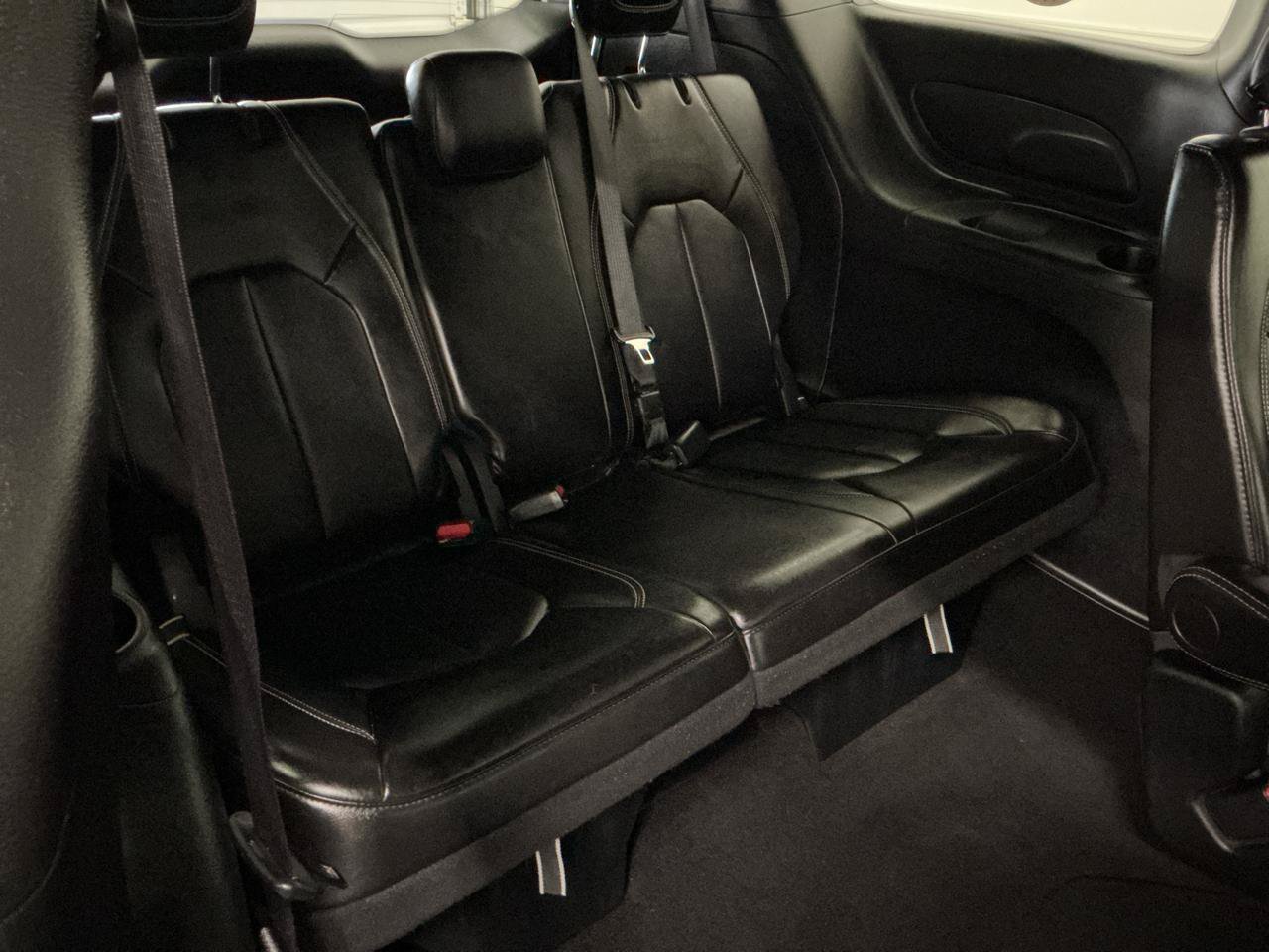 Used 2025 Chrysler Pacifica Select FWD image 12