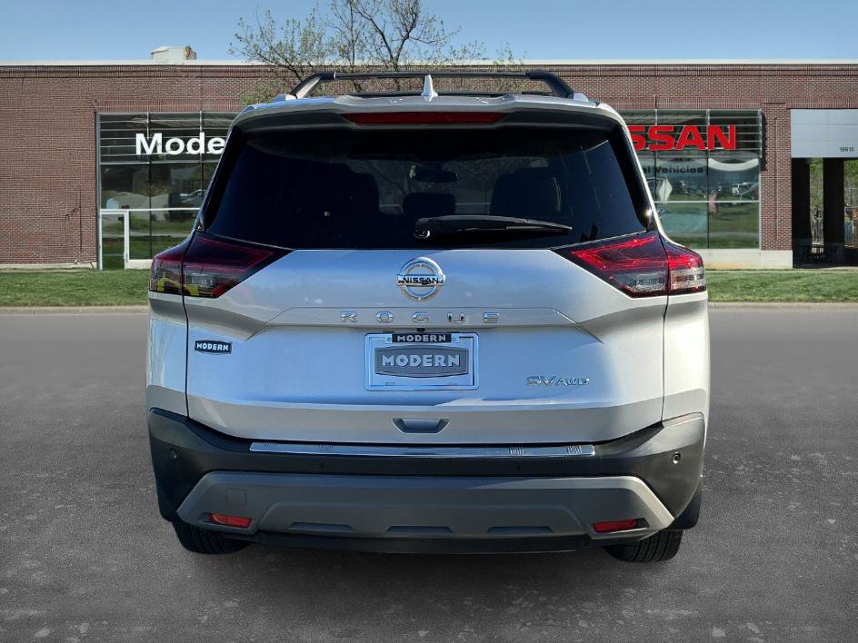 Used 2021 Nissan Rogue SV w/ Premium Package image 3