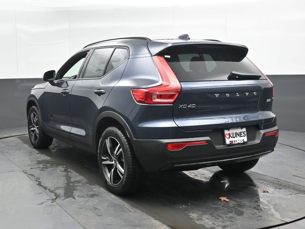 New 2026 Volvo XC40 B5 Core w/ Protection Package Premier AWD/4WD image 8