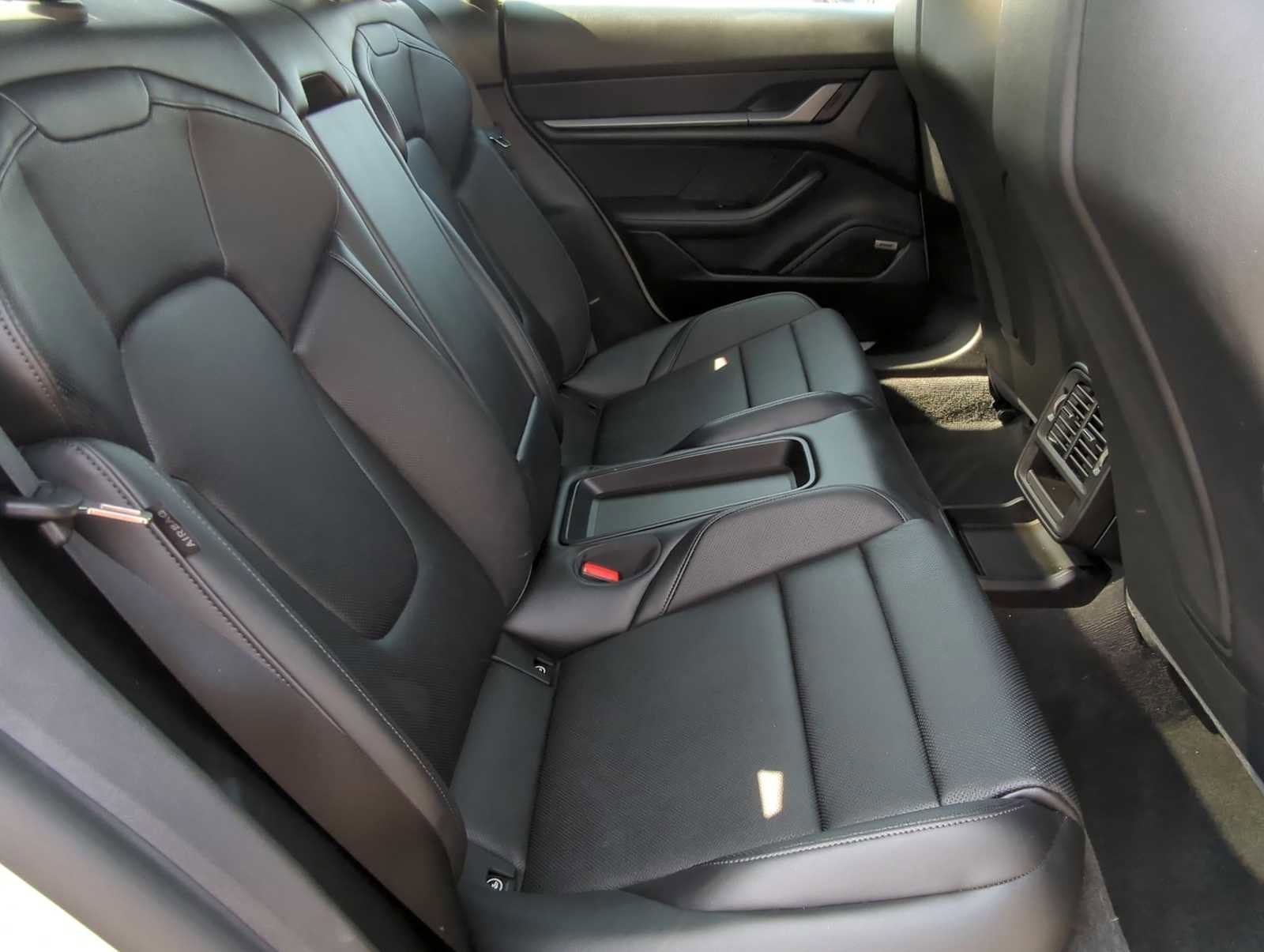 Used 2025 Porsche Taycan image 21