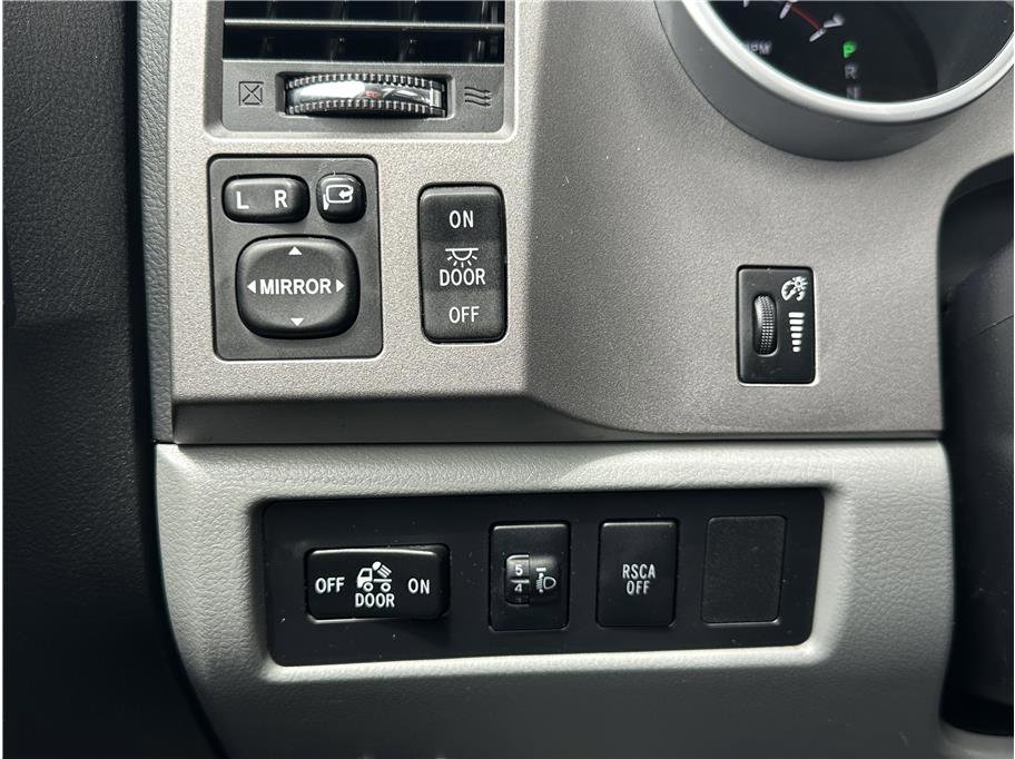 Used 2010 Toyota Tundra Limited AWD/4WD image 29