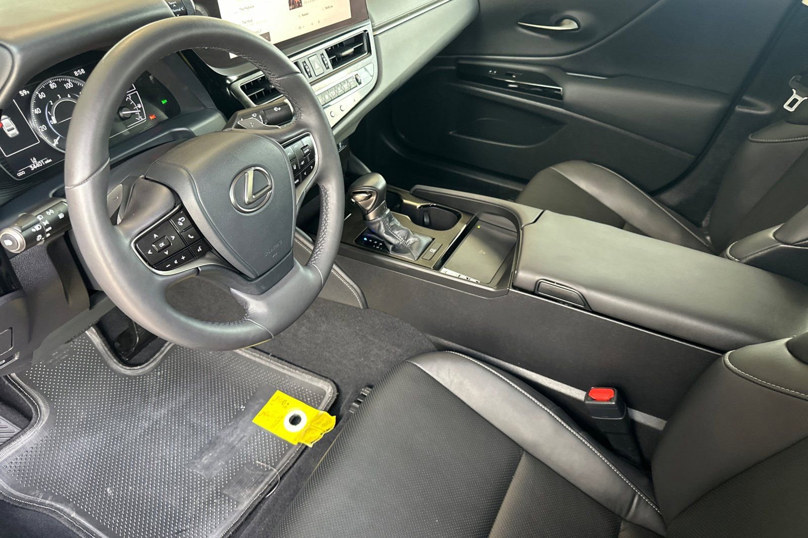 Used 2023 Lexus ES 350 w/ Premium Package FWD image 7
