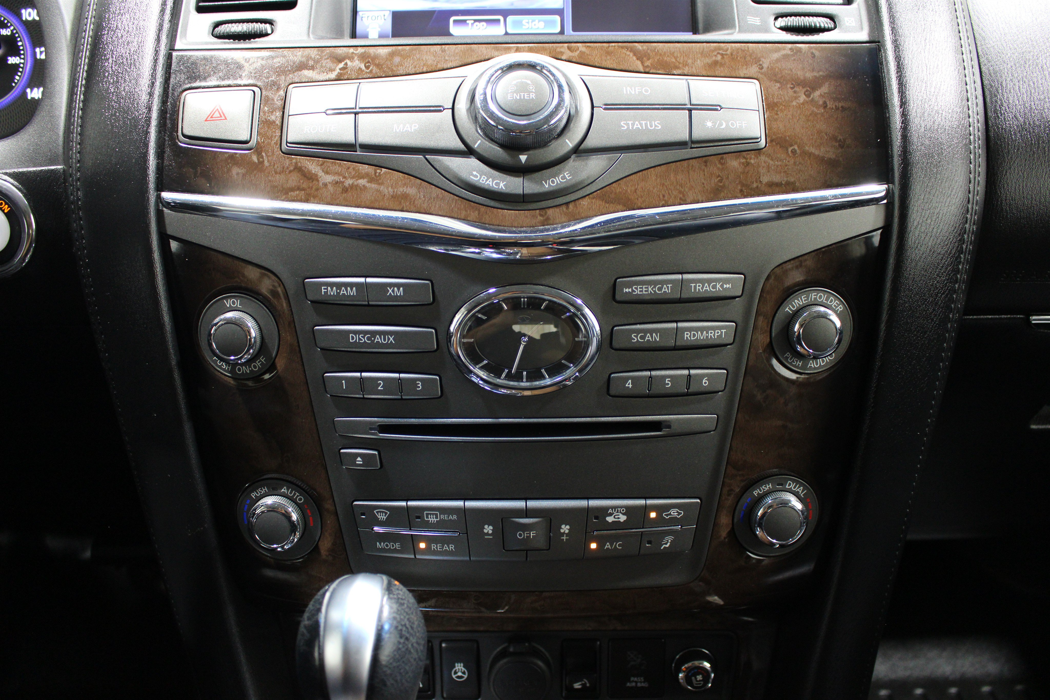 Used 2011 INFINITI QX56 4WD w/ Deluxe Touring Pkg image 18