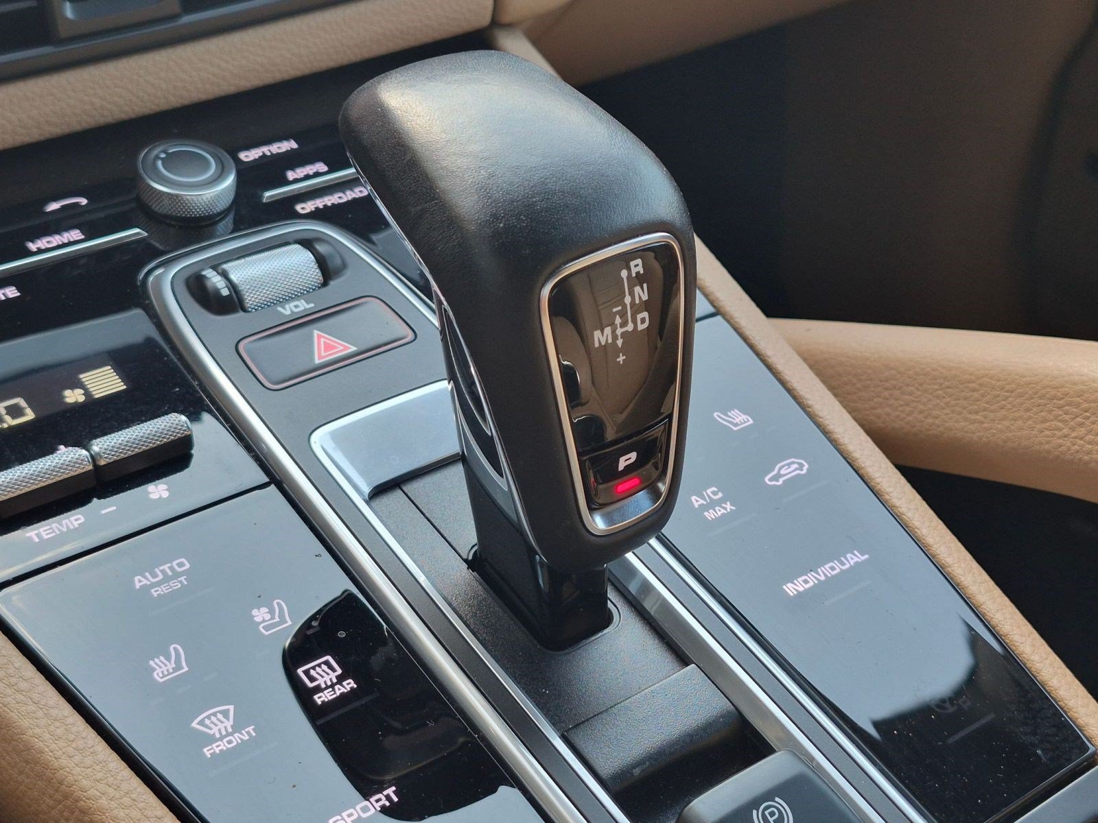 Certified 2023 Porsche Cayenne AWD/4WD image 20