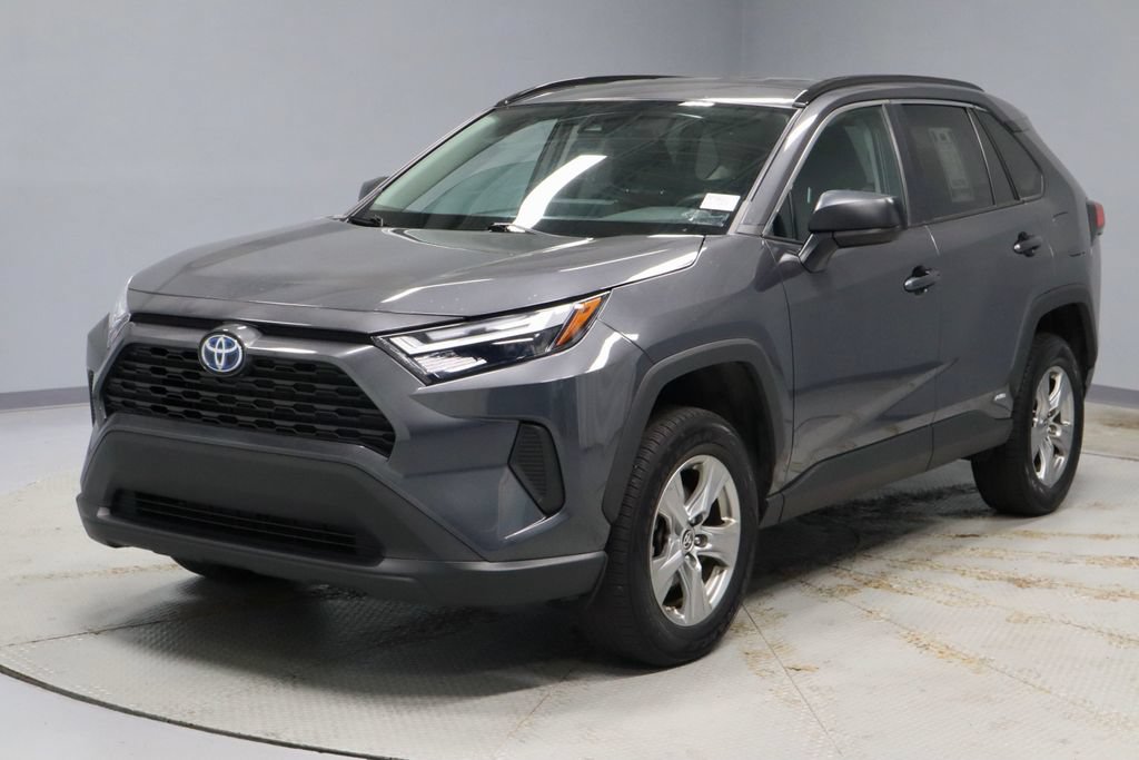 Used 2024 Toyota RAV4 LE AWD/4WD image 7
