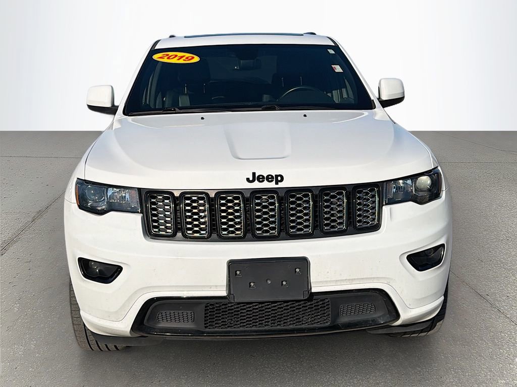 Used 2019 Jeep Grand Cherokee Altitude image 10