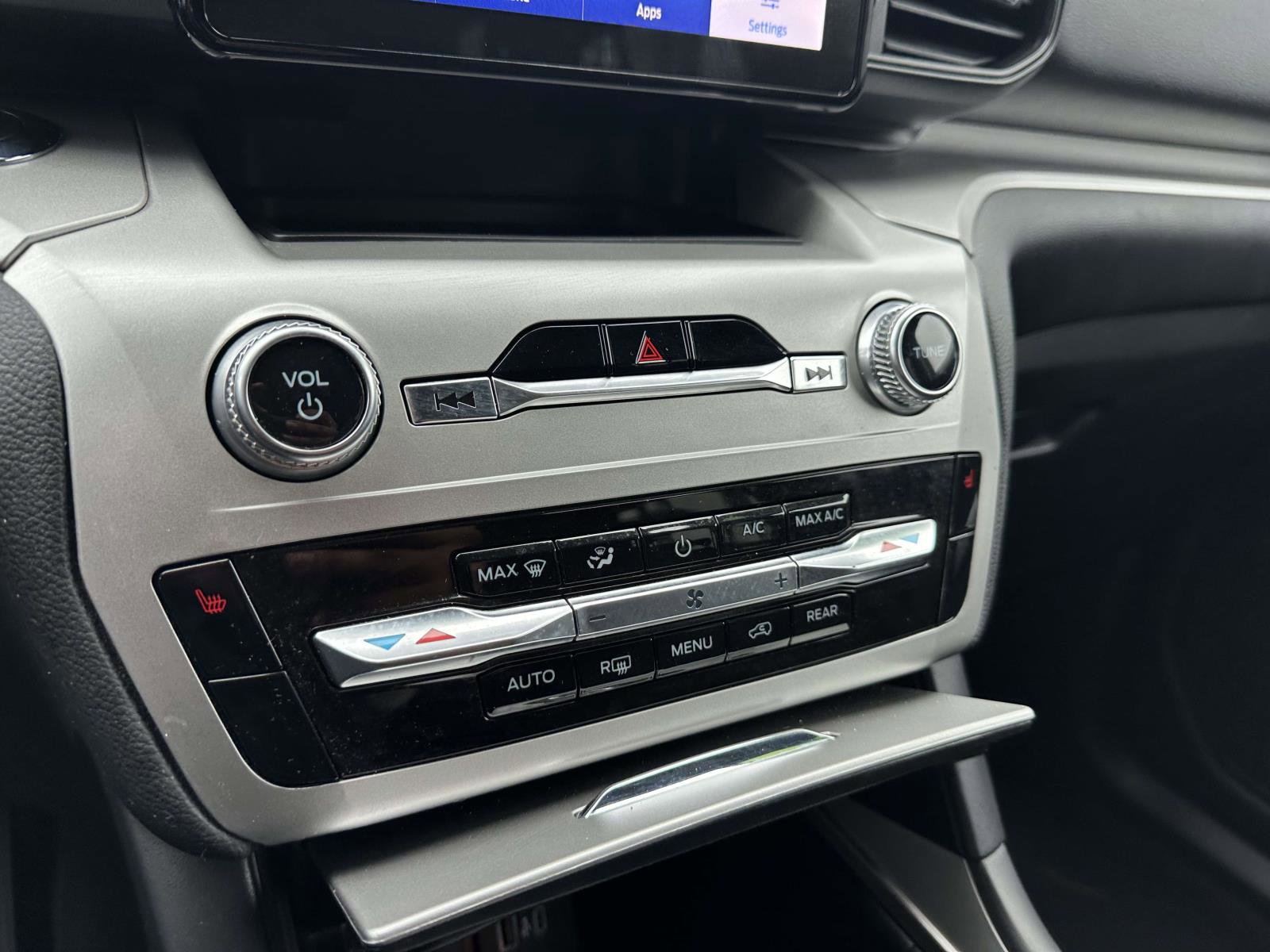 Used 2022 Ford Explorer XLT image 22