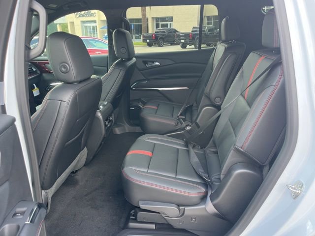 New 2026 Chevrolet Traverse RS w/ LPO, Floor Liner Package FWD image 44