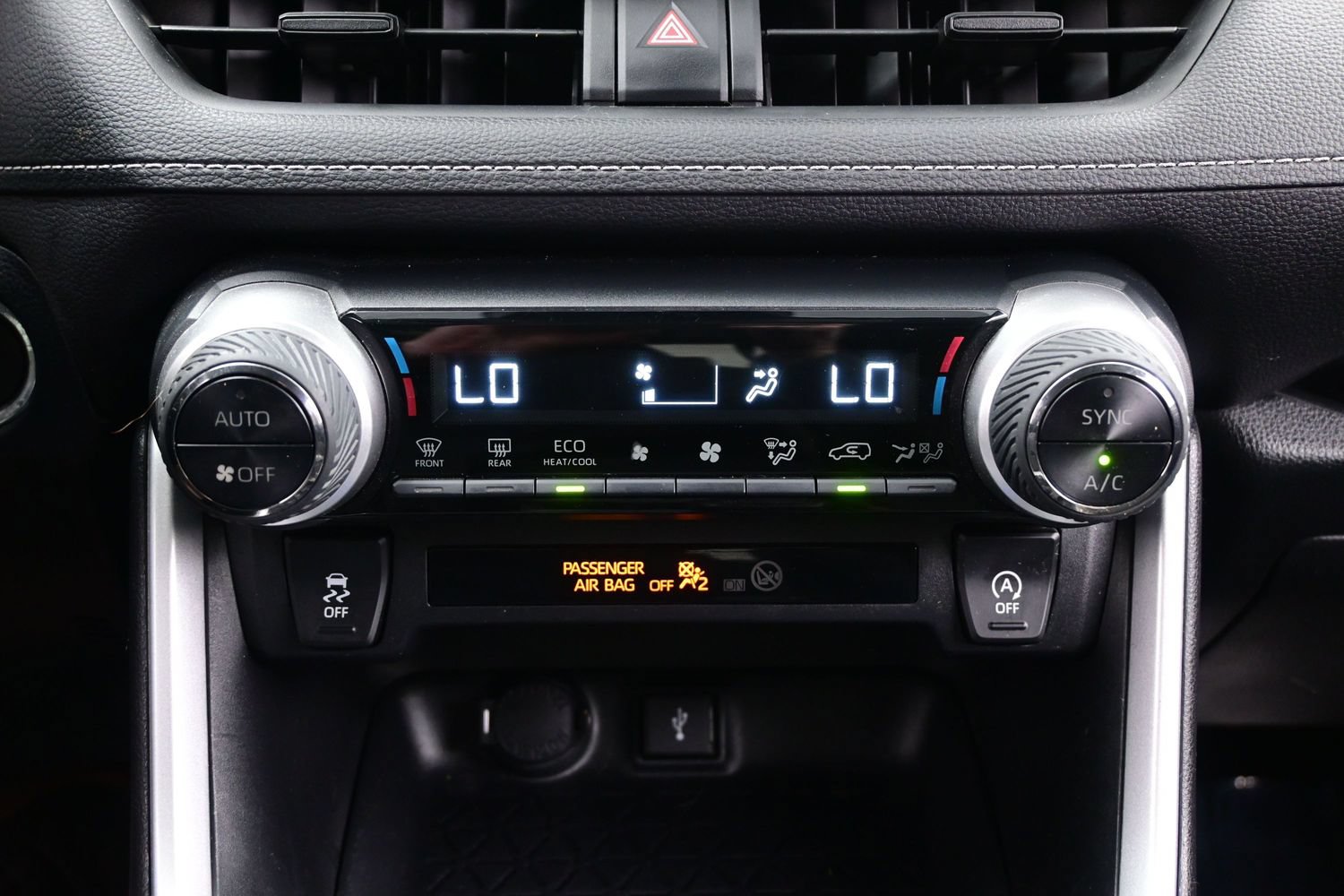 Used 2020 Toyota RAV4 XLE AWD/4WD image 20