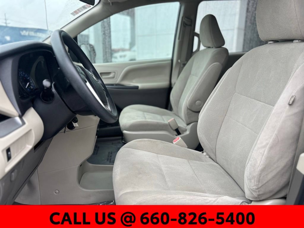 Used 2020 Toyota Sienna L FWD image 12