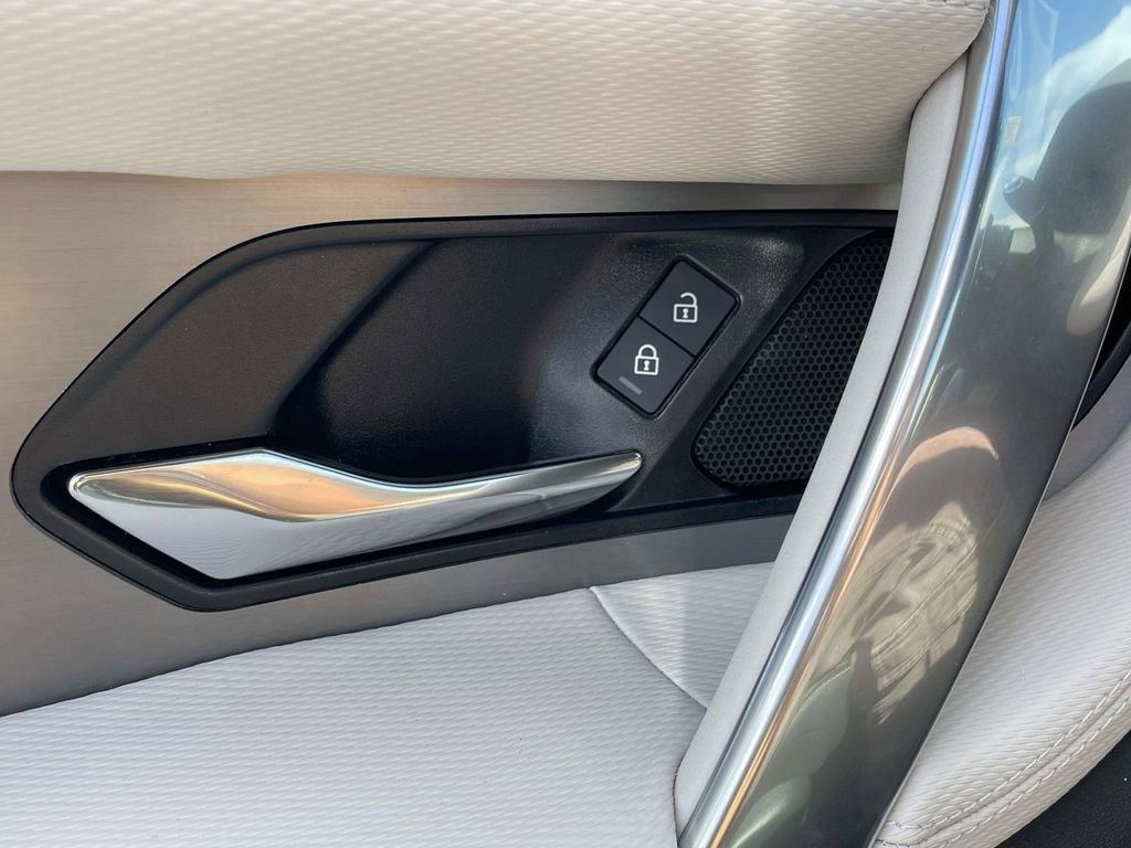 New 2026 Land Rover Discovery Sport Landmark image 35