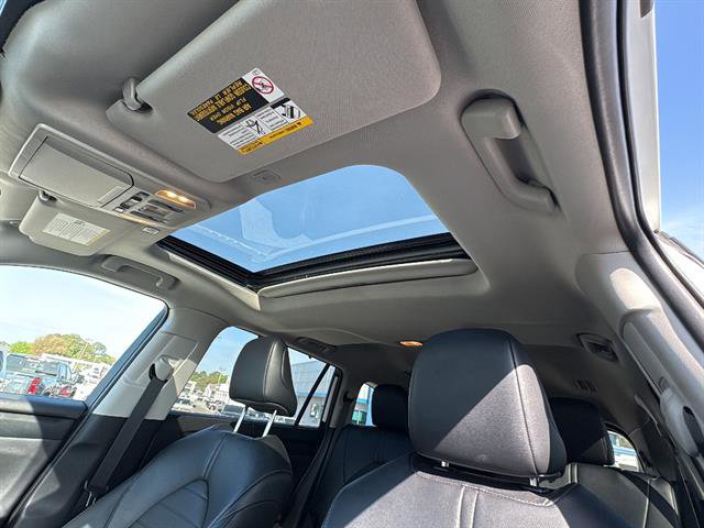 Used 2024 Toyota Highlander XLE image 25