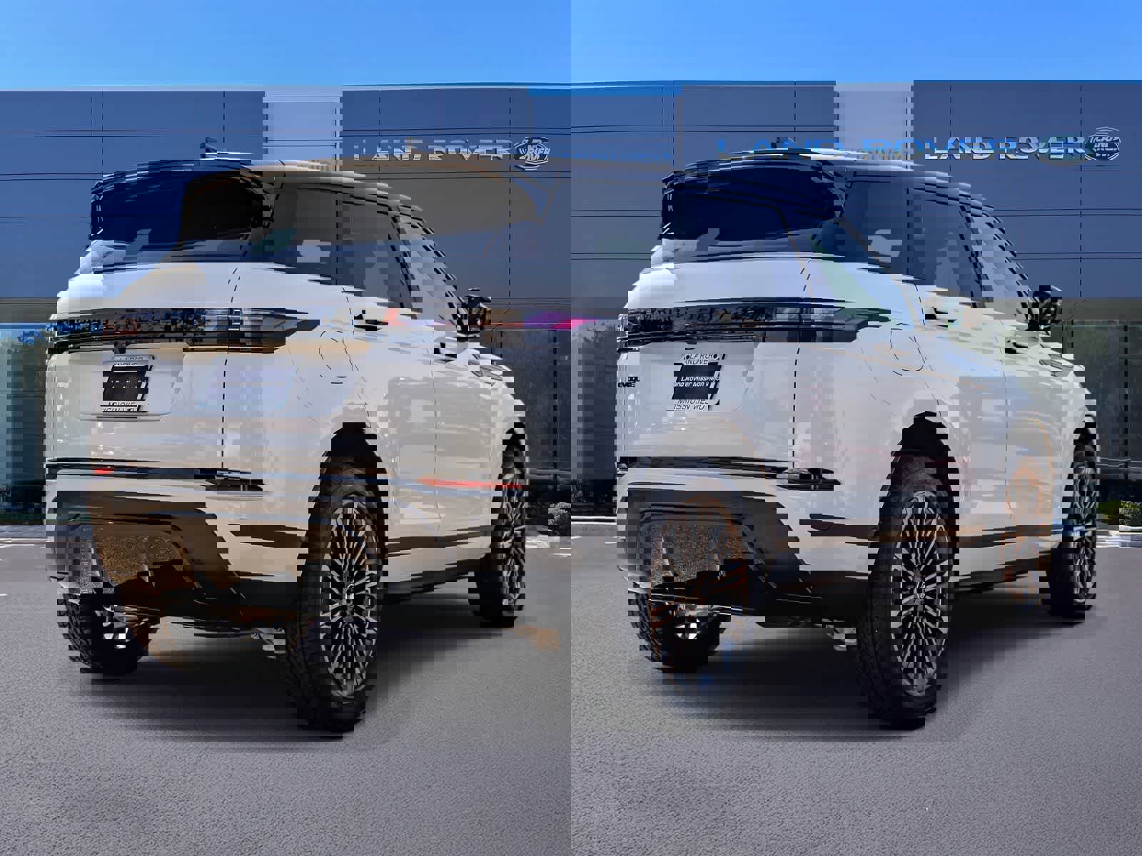 New 2026 Land Rover Range Rover Evoque S image 4