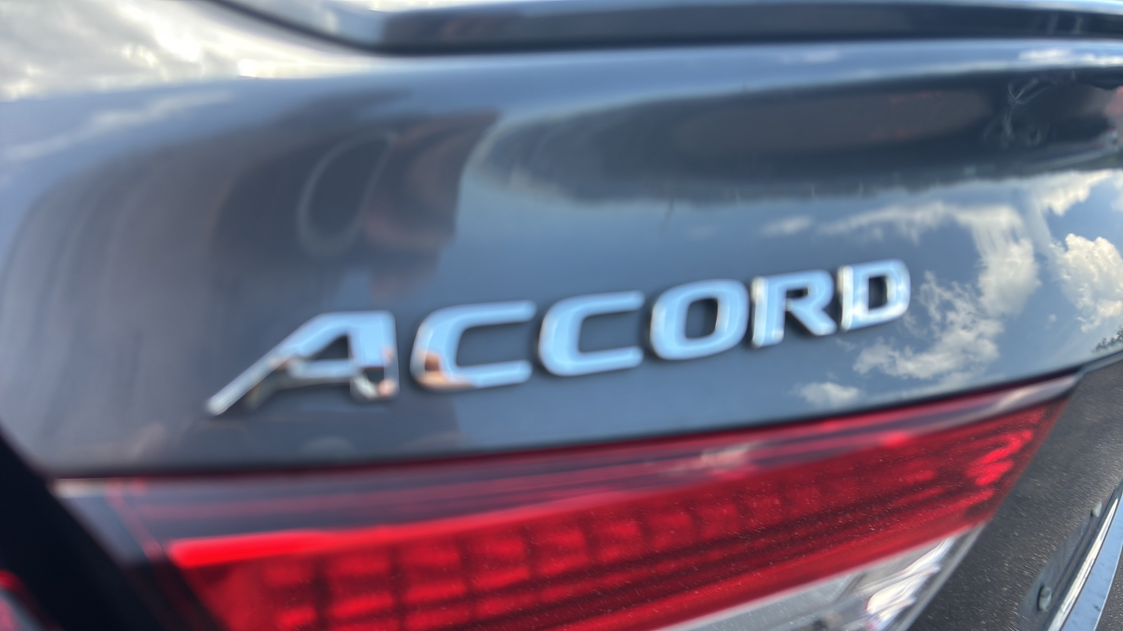 Used 2018 Honda Accord Sport image 30