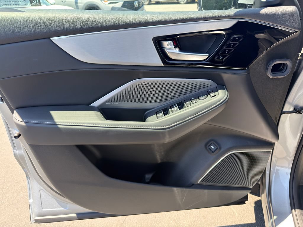 Certified 2026 Acura MDX FWD w/ Technology Package image 12