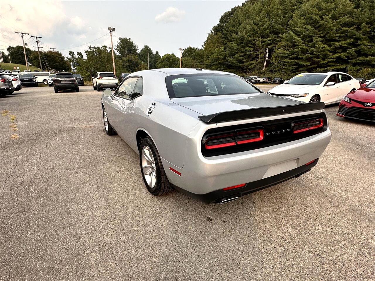 Used 2023 Dodge Challenger SXT image 7
