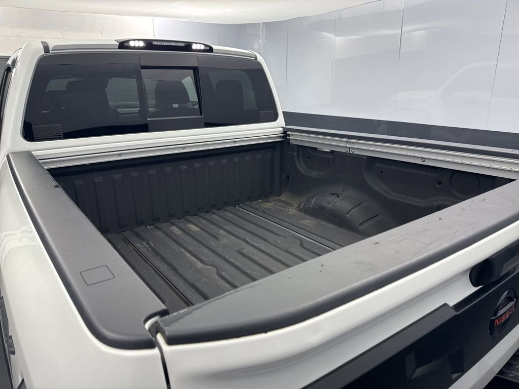 Used 2021 Nissan Titan PRO-4X w/ Pro-4x Convenience Package AWD/4WD image 15