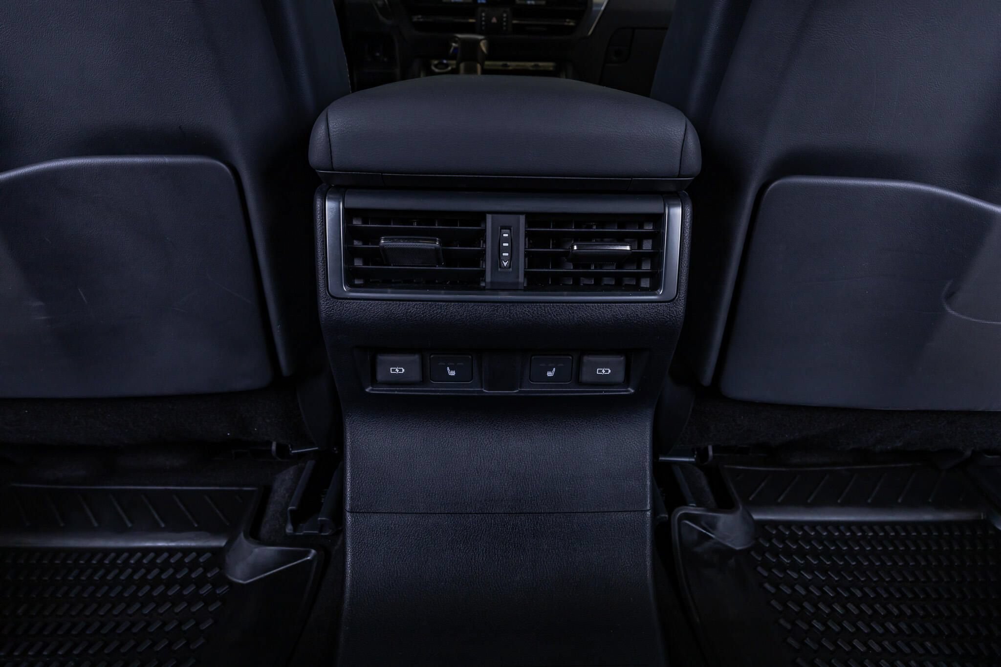 Used 2024 Lexus GX 550 AWD/4WD image 32