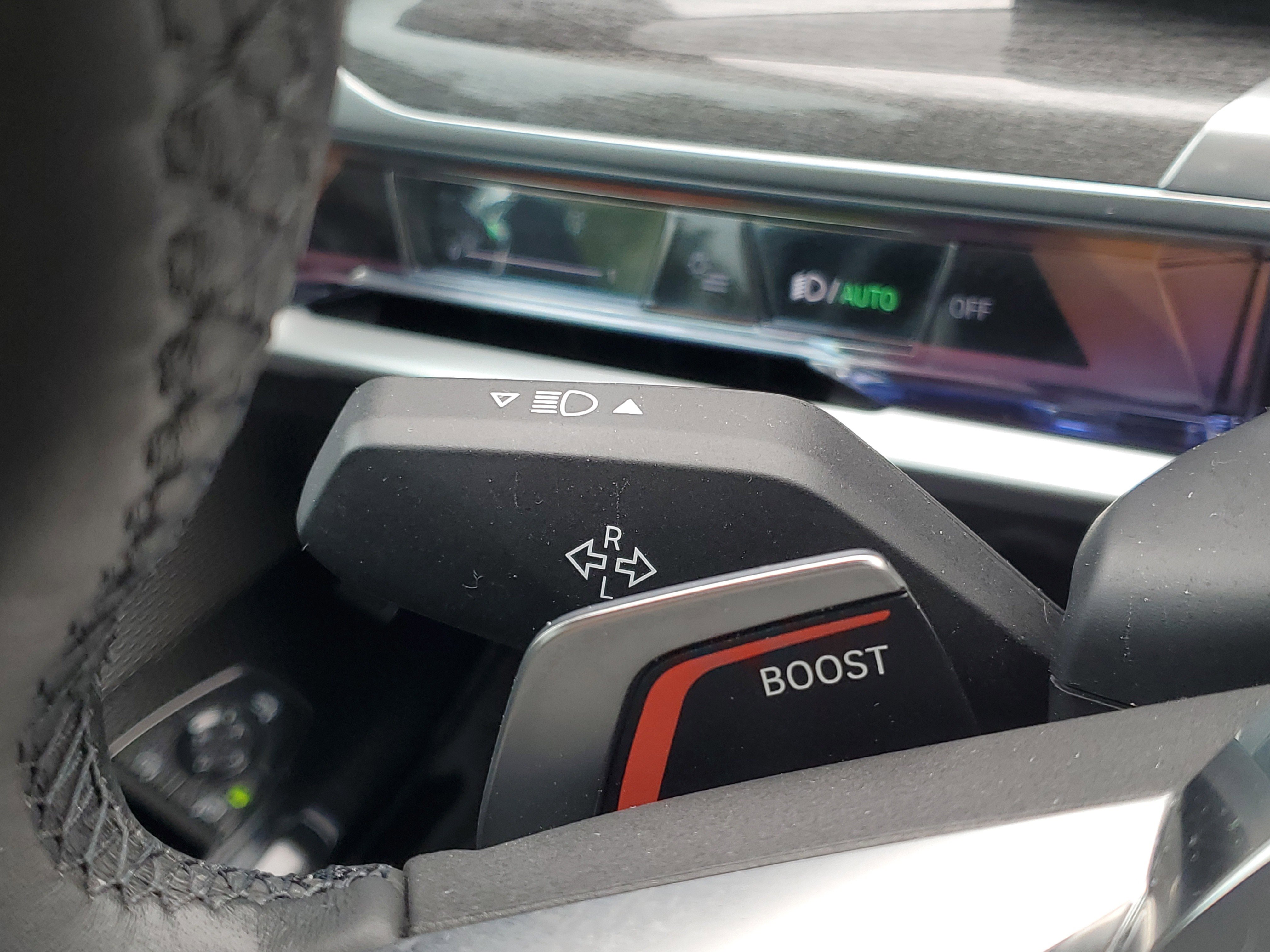 Certified 2023 BMW i7 xDrive60 AWD/4WD image 12