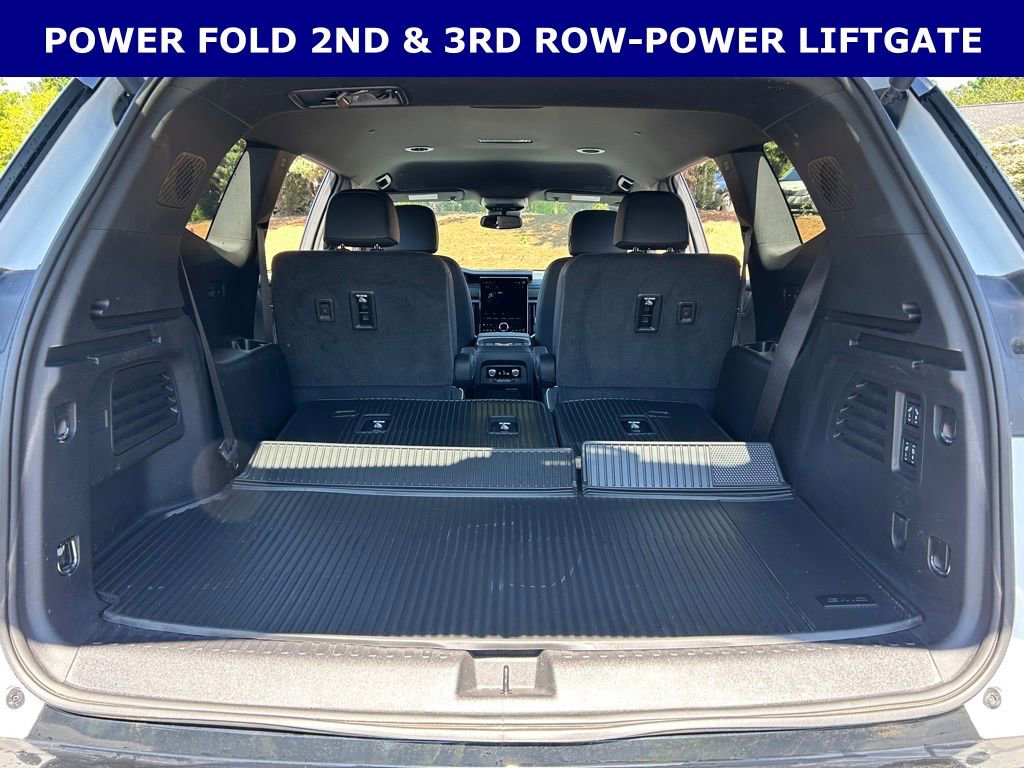 Used 2025 GMC Acadia Denali image 17