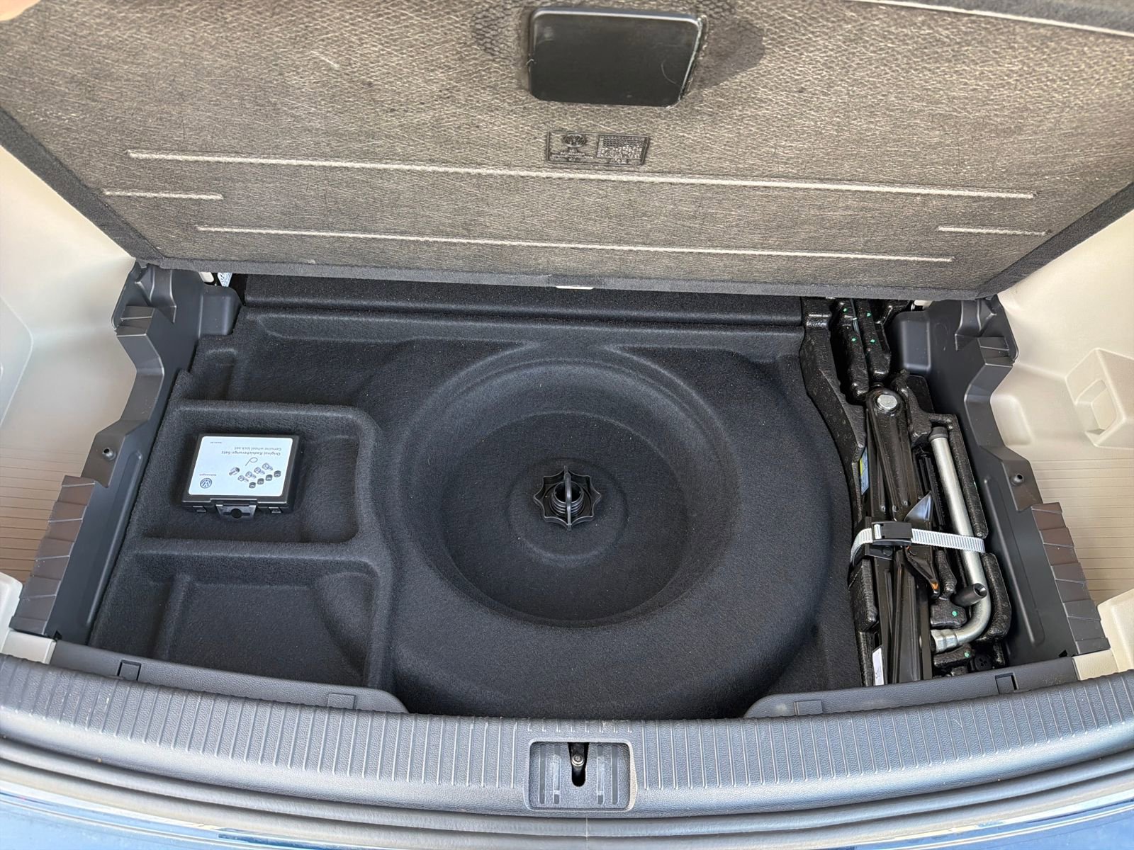 Used 2022 Volkswagen Atlas SE w/ Black Wheel Package image 26