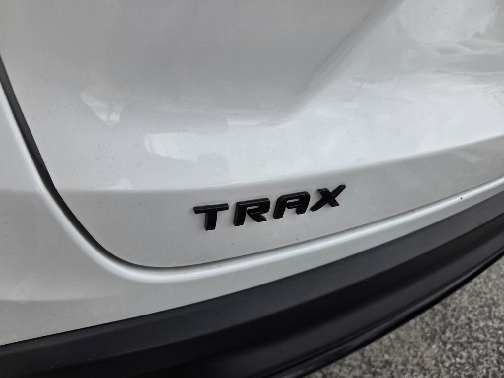 Certified 2024 Chevrolet Trax RS w/ Driver Confidence Package FWD image 11
