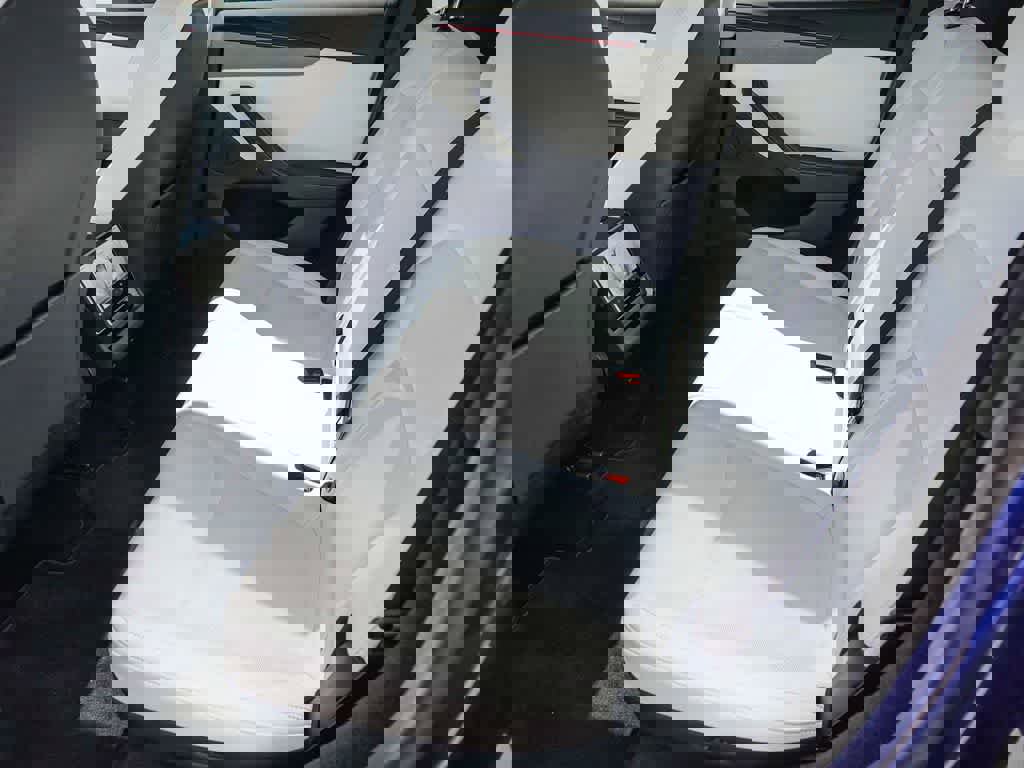 Used 2026 Tesla Model Y 2WD image 16