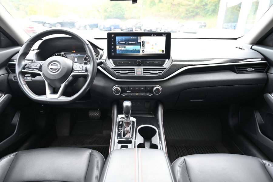 Used 2023 Nissan Altima 2.5 SR w/ SR Premium Package image 17