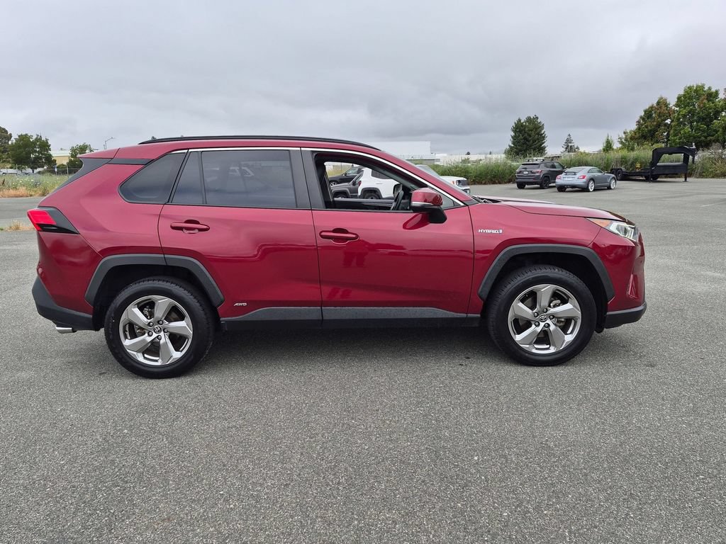 Used 2021 Toyota RAV4 XLE Premium AWD/4WD image 2
