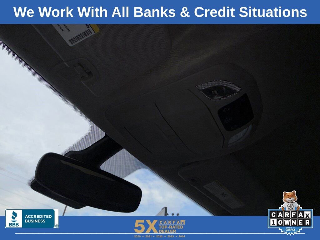 Used 2023 Chrysler Pacifica Touring-L image 26