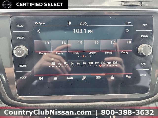 Used 2022 Volkswagen Tiguan SE R-Line AWD/4WD image 17