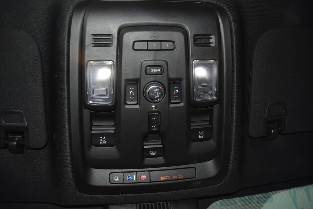 Used 2024 GMC Yukon XL Denali AWD/4WD image 54