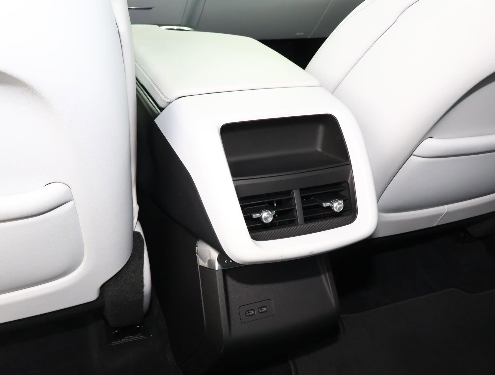 Certified 2024 Cadillac Lyriq Sport RWD image 17