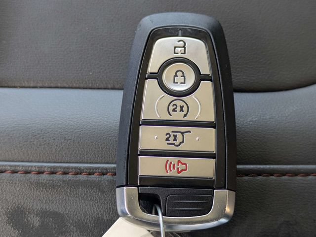 Used 2025 Ford Expedition Active AWD/4WD image 28
