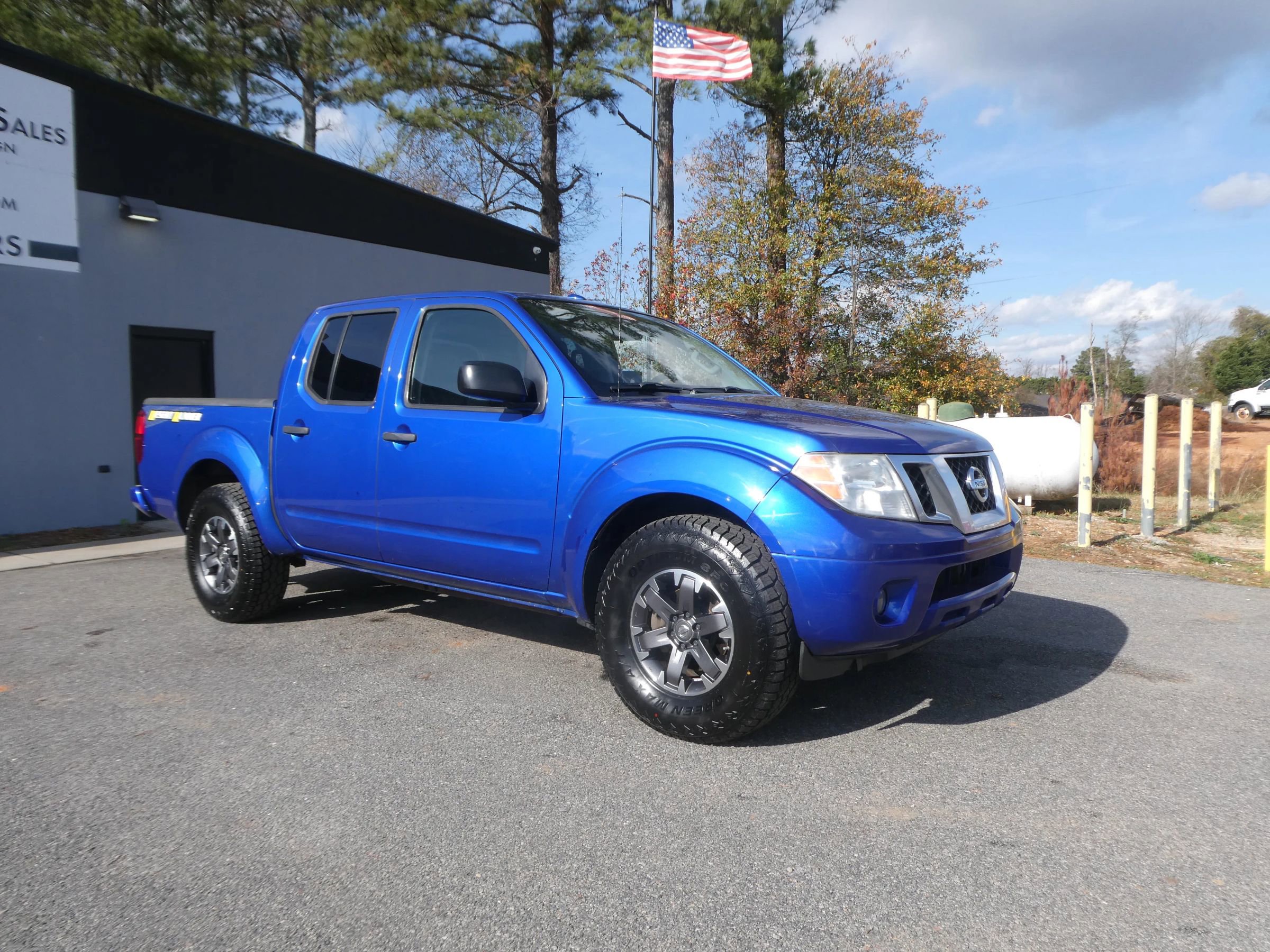 Used 2014 Nissan Frontier Desert Runner image 3
