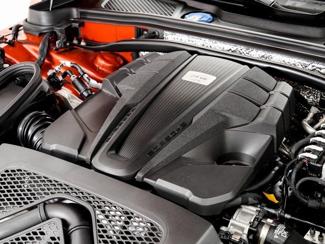 Certified 2024 Porsche Macan GTS image 31