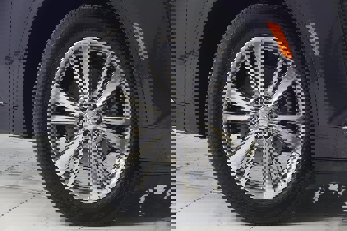 Used 2024 Cadillac XT6 Premium Luxury w/ Technology Package image 18