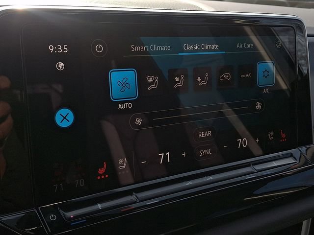Used 2025 Volkswagen Atlas Peak Edition SE image 18