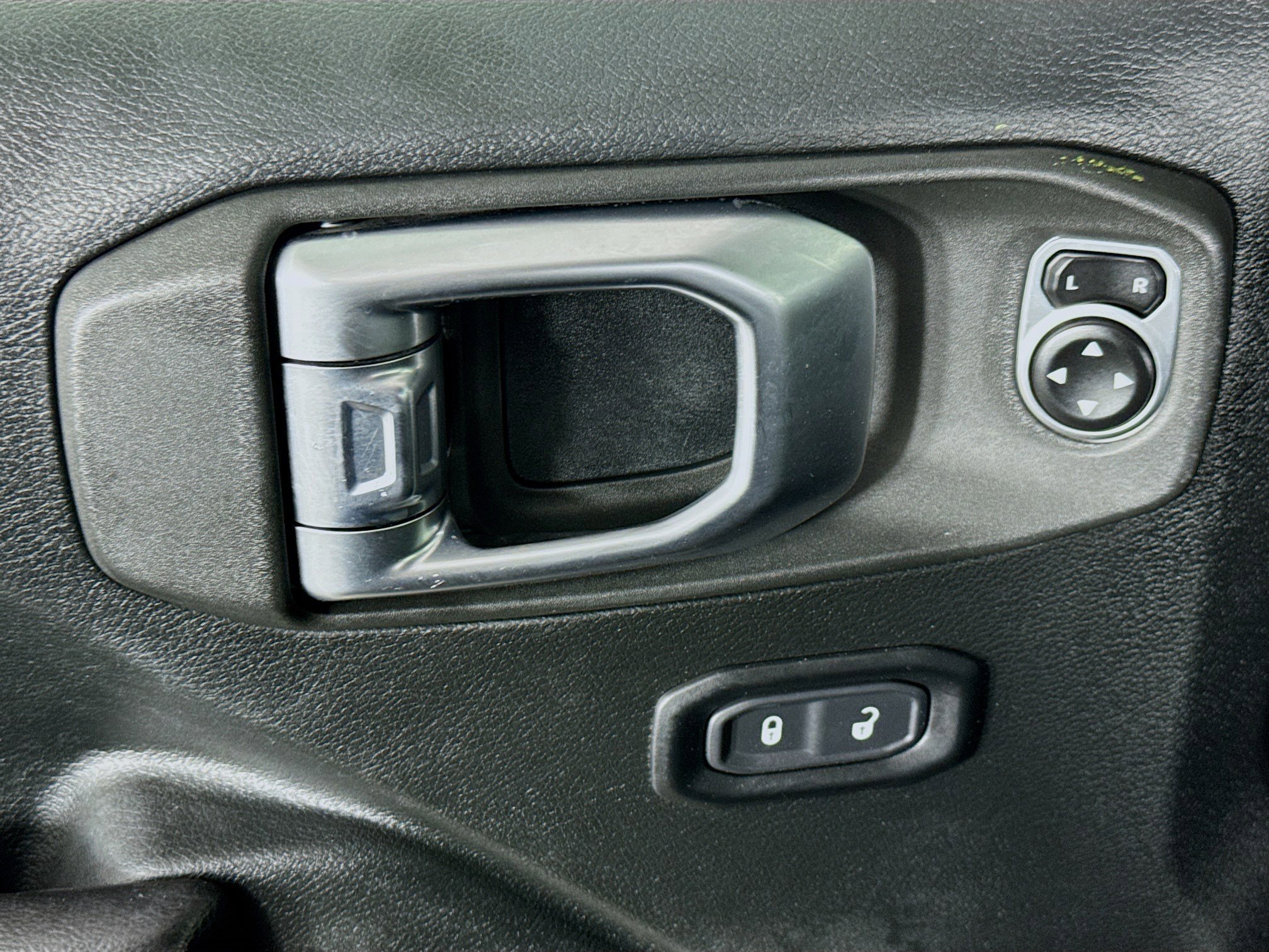 Used 2019 Jeep Wrangler Rubicon image 23