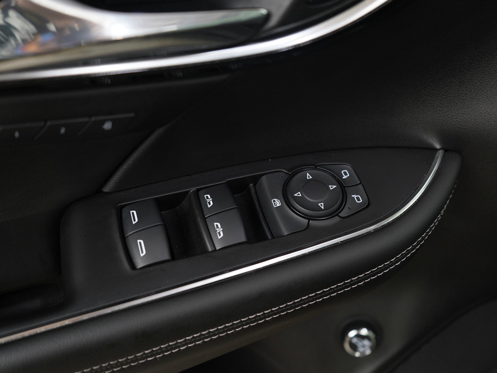 Used 2023 Buick Envision Essence w/ Technology Package I AWD/4WD image 20
