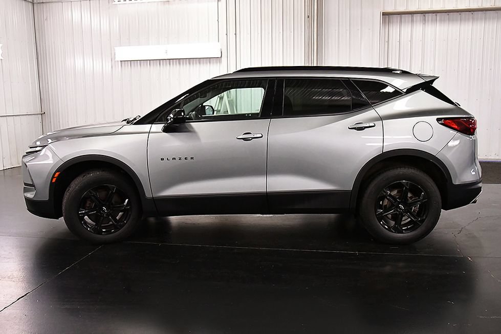 Used 2023 Chevrolet Blazer LT w/ Convenience Package AWD/4WD image 4