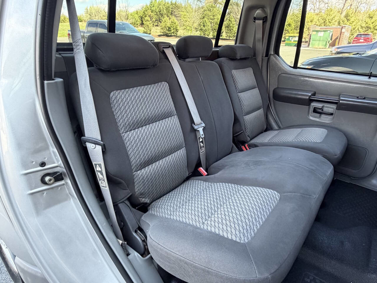 Used 2003 Ford Explorer Sport Trac XLT RWD image 28