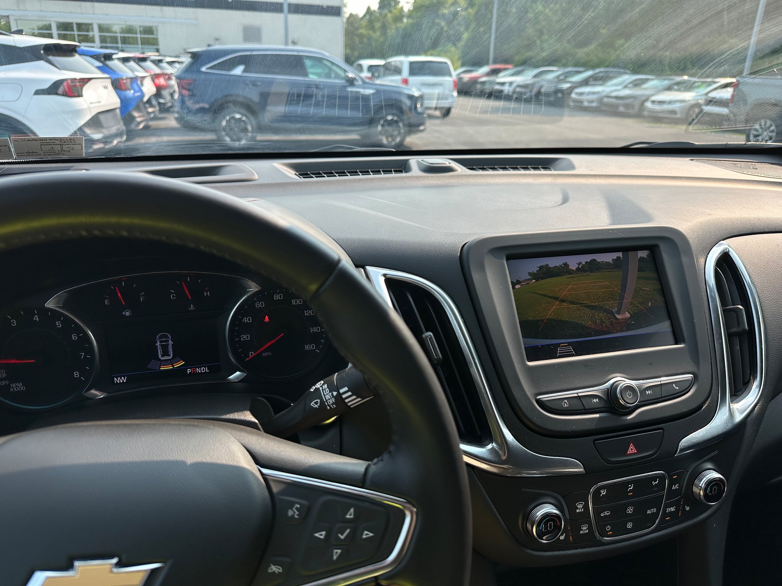 Used 2021 Chevrolet Equinox LT AWD/4WD image 30