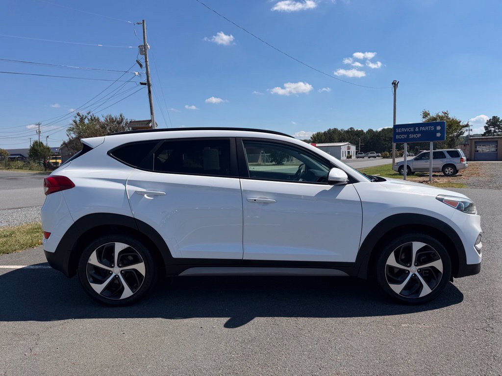 Used 2018 Hyundai Tucson Value AWD/4WD image 2