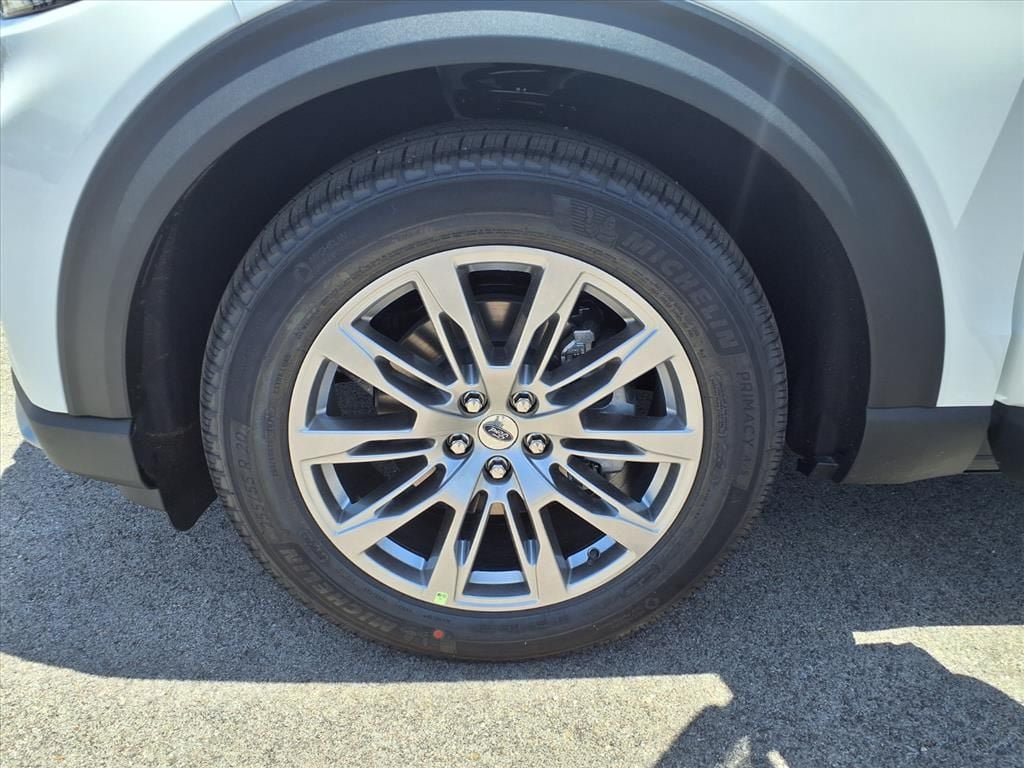 New 2026 Ford Explorer Platinum RWD image 24