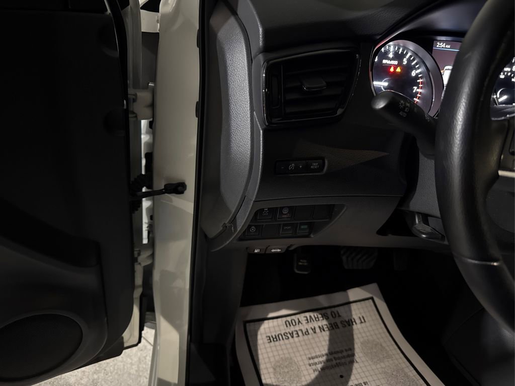 Used 2021 Nissan Rogue Sport SV FWD image 21
