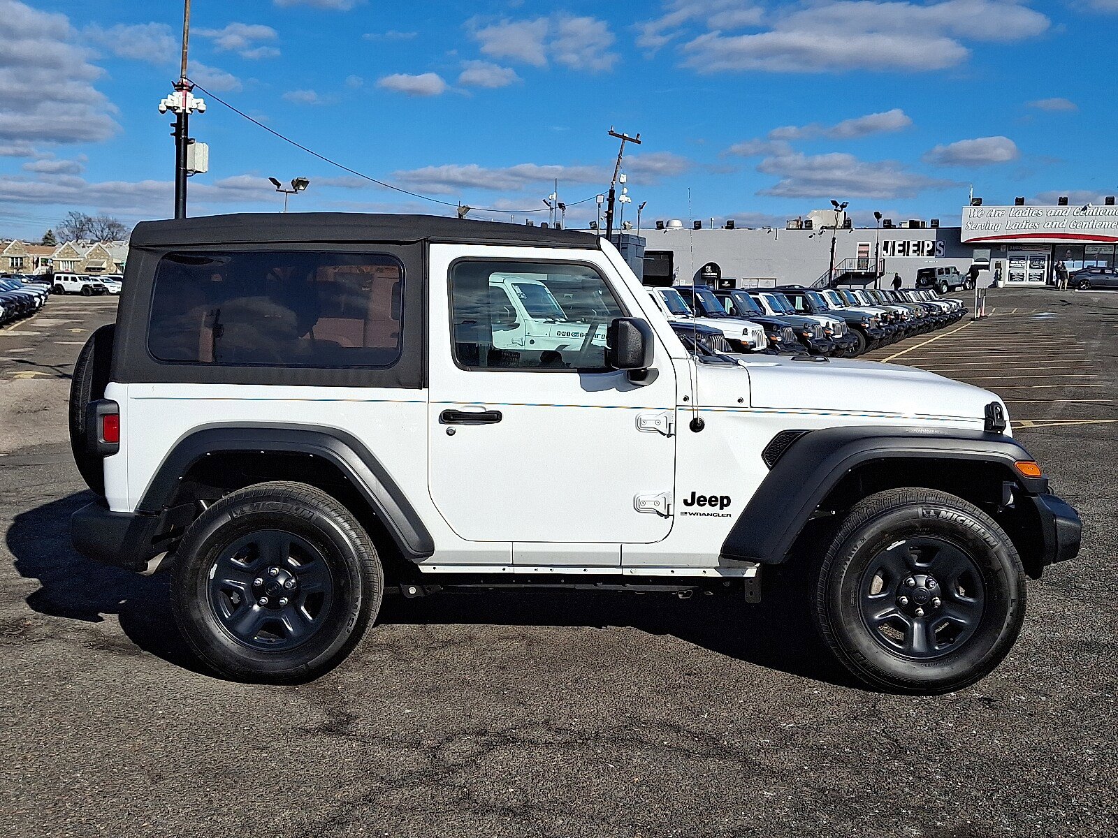 Used 2023 Jeep Wrangler Sport AWD/4WD image 7